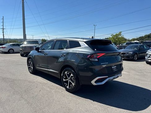 Used 2025 Kia Sportage EX FWD image 7