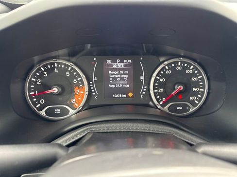 Used 2018 Jeep Renegade Altitude image 15