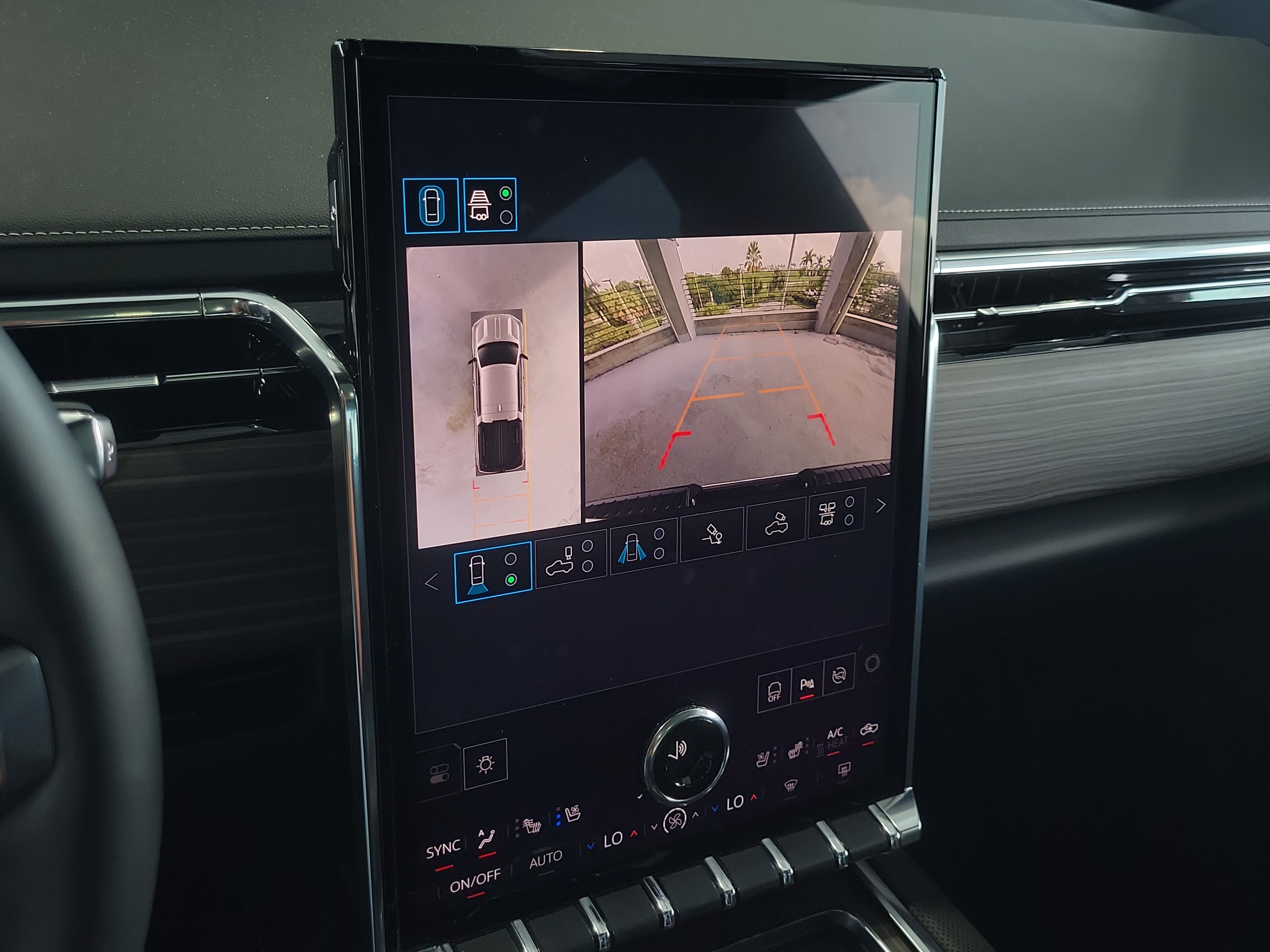 Used 2025 GMC Sierra EV Denali AWD/4WD image 28