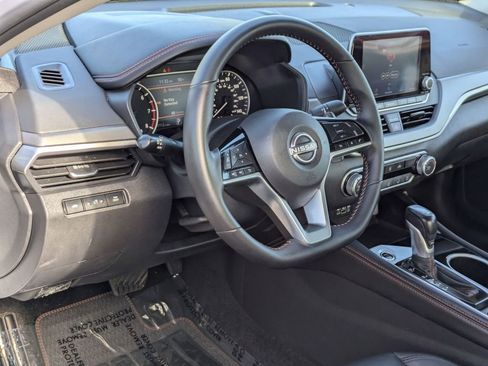 Used 2025 Nissan Altima 2.5 SR image 14