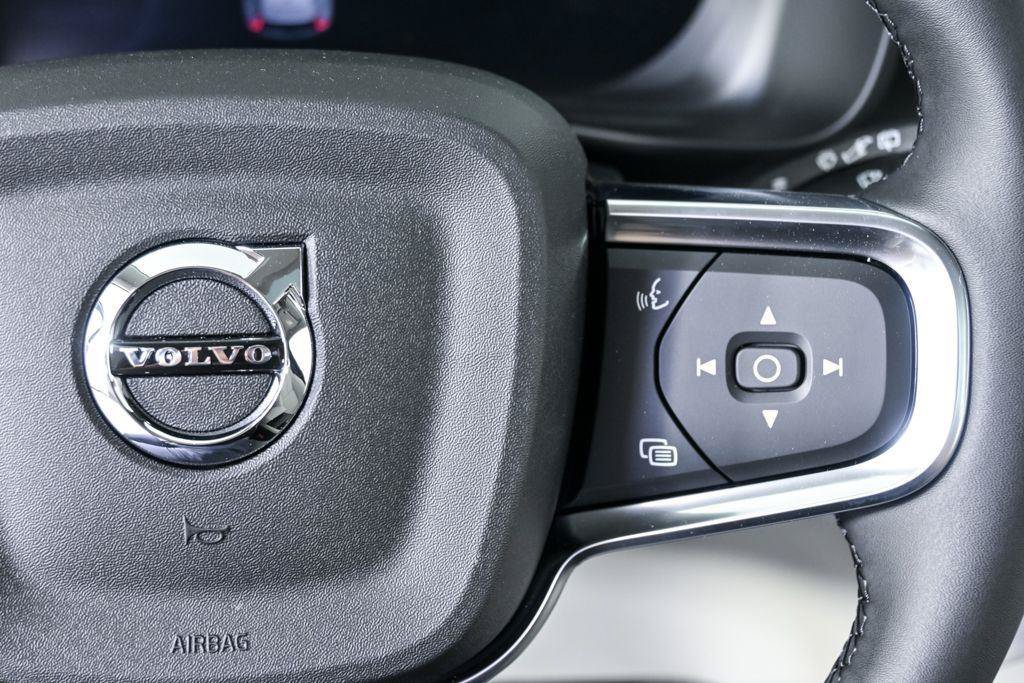 Used 2026 Volvo XC40 B5 Plus w/ Protection Package Premier AWD/4WD image 10