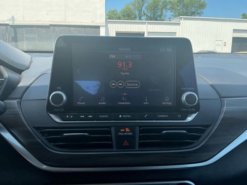Used 2025 Nissan Altima 2.5 SV FWD image 26