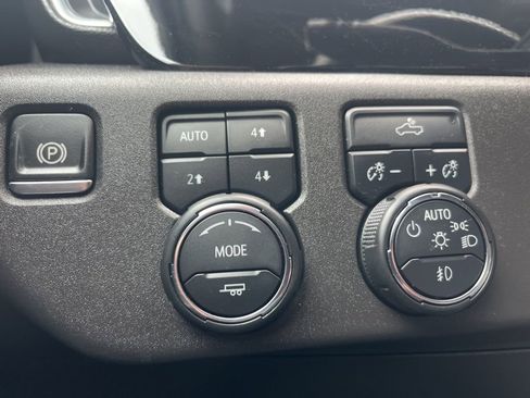 Used 2024 Chevrolet Silverado 1500 LT Trail Boss w/ Protection Package image 21