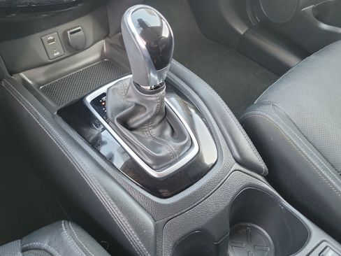 Used 2018 Nissan Rogue Sport SL w/ SL Premium Package image 17