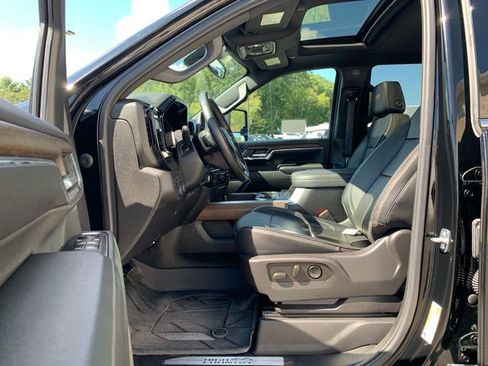 Used 2024 Chevrolet Silverado 2500 High Country image 28