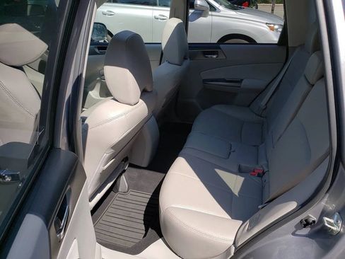 Used 2013 Subaru Forester 2.5X Limited AWD/4WD image 10
