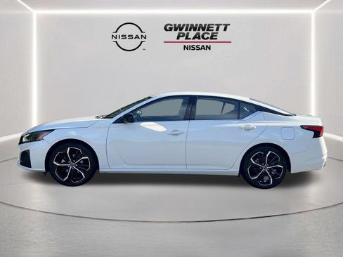 Used 2024 Nissan Altima 2.5 SR FWD image 21