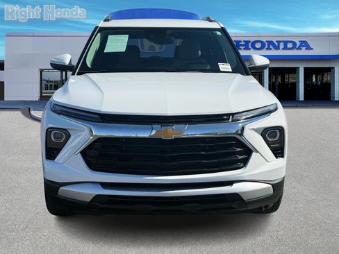 Used 2024 Chevrolet TrailBlazer LT w/ Convenience Package image 5