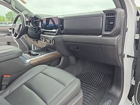 Used 2025 Chevrolet Silverado 2500 LT w/ Trail Boss Package image 17