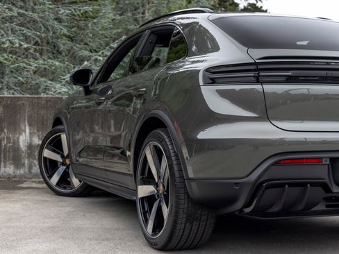 New 2026 Porsche Macan GTS Electric AWD/4WD image 22