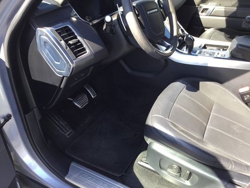 Used 2019 Land Rover Range Rover Sport HST image 15