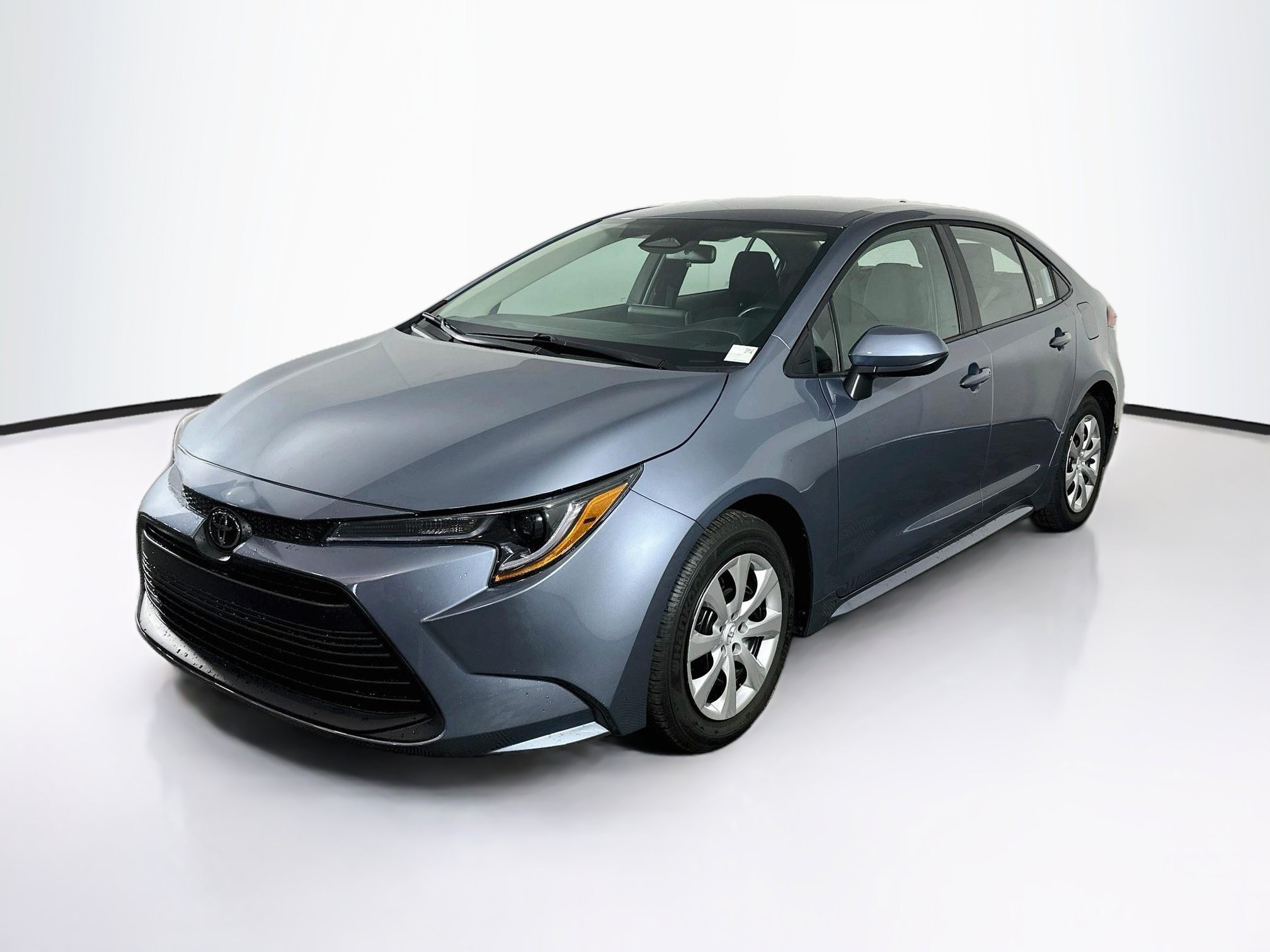 Used 2026 Toyota Corolla LE FWD image 3
