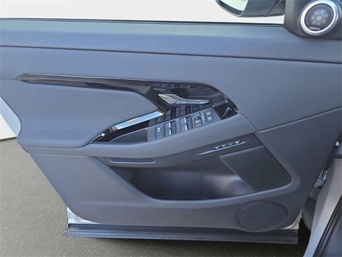 Used 2024 Land Rover Range Rover Evoque S image 29