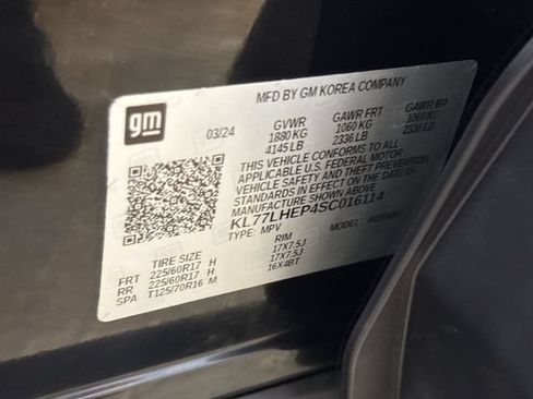 Certified 2025 Chevrolet Trax LT w/ LT Convenience Package FWD image 28