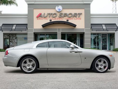Used 2016 Rolls-Royce Wraith RWD image 4