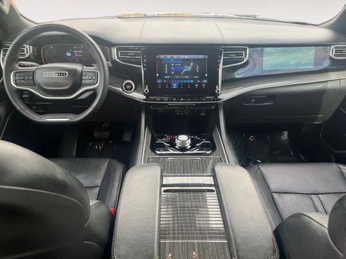 Used 2022 Jeep Wagoneer Series III w/ Flexible Seating Group image 10