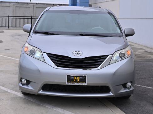 Used 2011 Toyota Sienna LE w/ Towing Pkg image 9