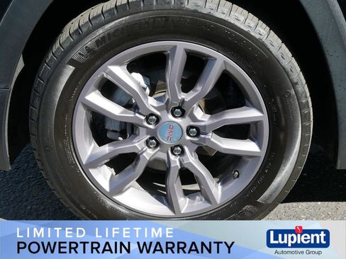 Used 2024 GMC Terrain SLT AWD/4WD image 13