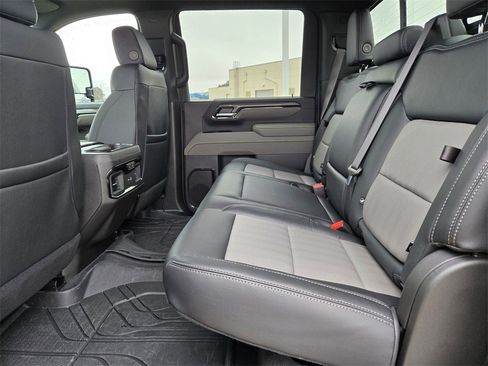 Used 2025 Chevrolet Silverado 2500 ZR2 image 15