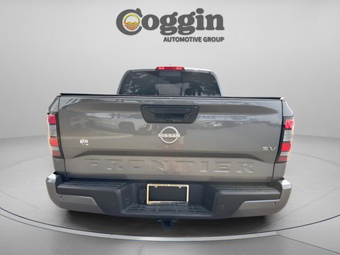 Used 2023 Nissan Frontier SV w/ SV Convenience Package image 3