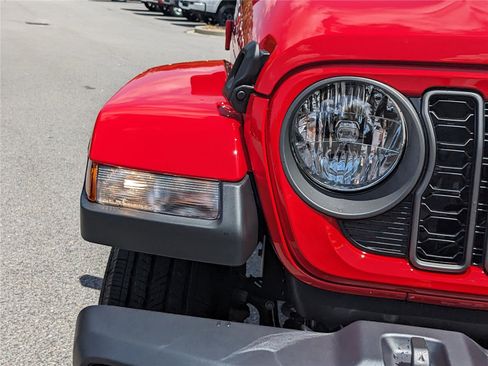 New 2025 Jeep Gladiator Sport image 10