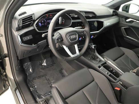 New 2025 Audi Q3 2.0T Premium image 14