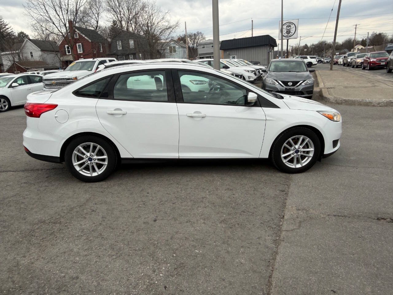 Used 2016 Ford Focus SE FWD image 6