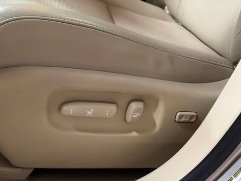 Used 2011 Lexus RX 350 AWD w/ Premium Pkg image 28