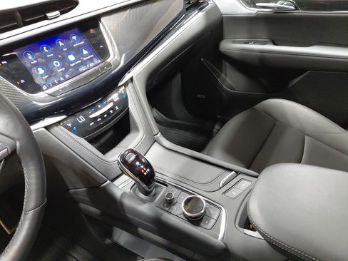 Used 2024 Cadillac XT6 Sport w/ LPO, Floor Liner Package AWD/4WD image 34