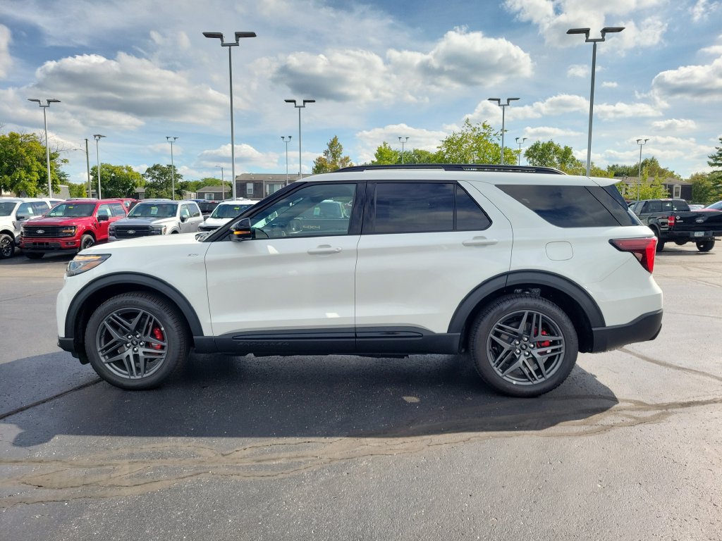 New 2026 Ford Explorer ST-Line w/ ST-Line Street Pack AWD/4WD image 7