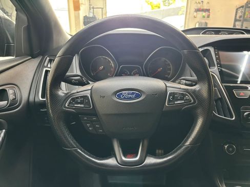 Used 2018 Ford Focus ST FWD image 15
