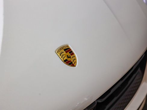 Used 2025 Porsche Macan image 15