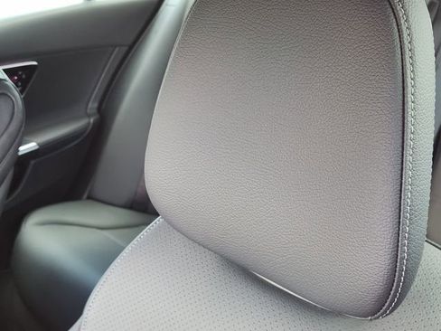 Used 2025 Mercedes-Benz C 300 Sedan image 11