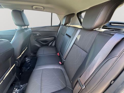 Certified 2022 Chevrolet Trax LT w/ LT Convenience Package image 33