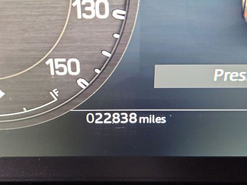 Used 2024 Land Rover Defender 110 S AWD/4WD image 19
