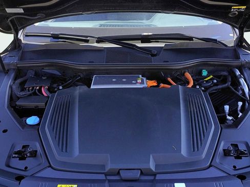 Used 2020 Audi e-tron Premium Plus image 11