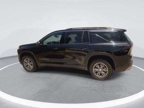 Used 2025 Chevrolet Traverse LT AWD/4WD image 6