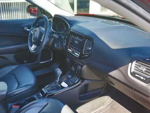 Used 2018 Jeep Compass Limited image 20
