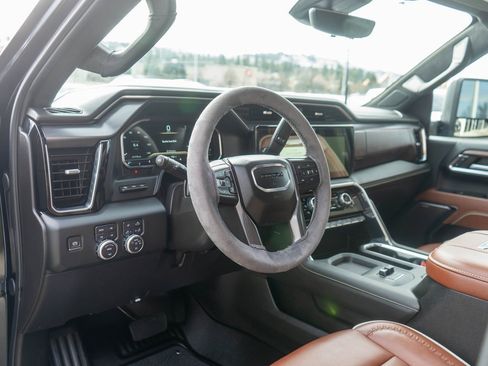 Used 2024 GMC Sierra 2500 Denali Ultimate image 17