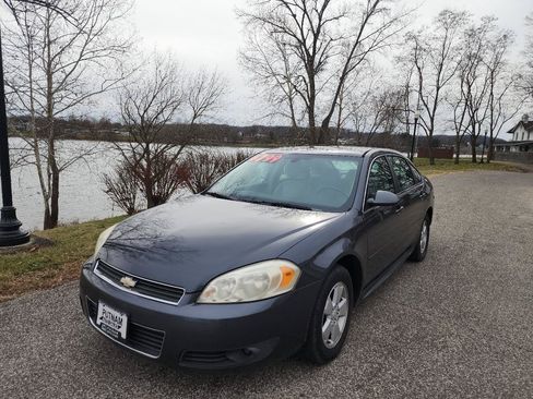 Used 2010 Chevrolet Impala LT FWD image 2