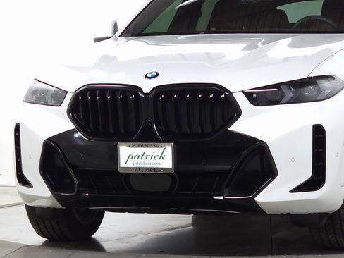 Used 2025 BMW X6 xDrive40i w/ Executive Package image 3