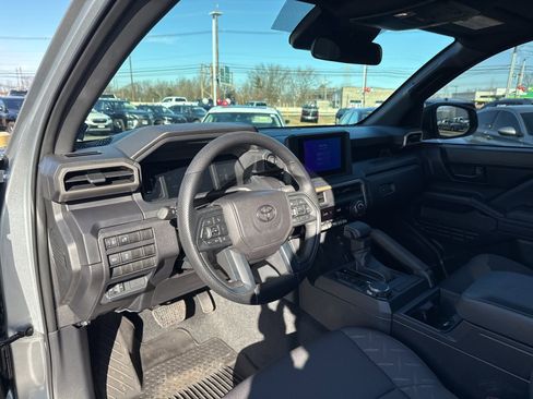 Used 2025 Toyota Tacoma SR image 11