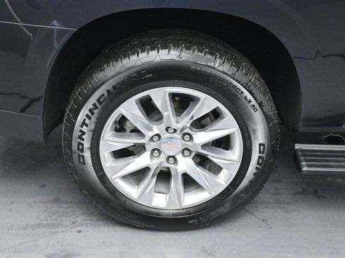 Used 2024 Chevrolet Suburban Premier AWD/4WD image 36