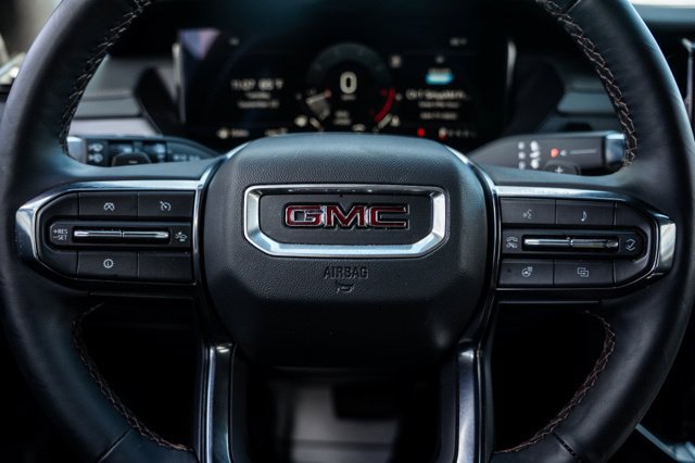 Used 2025 GMC Acadia AT4 AWD/4WD image 16