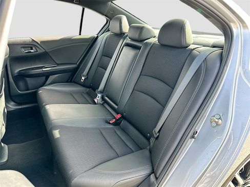 Used 2017 Honda Accord Sport image 22