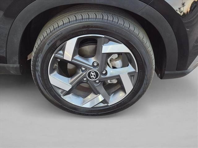 Used 2025 Hyundai Venue SEL FWD image 29