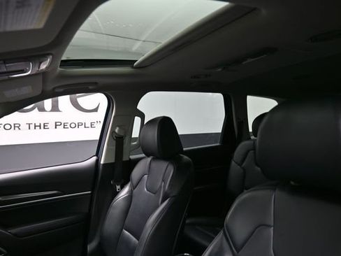 Used 2025 Kia Telluride S FWD image 17