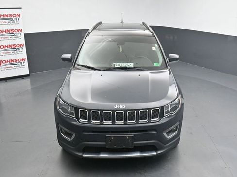 Used 2018 Jeep Compass Limited w/ Navigation Group AWD/4WD image 11