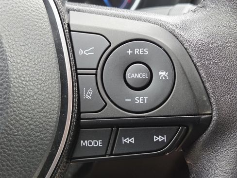 Used 2022 Toyota RAV4 Limited AWD/4WD image 9