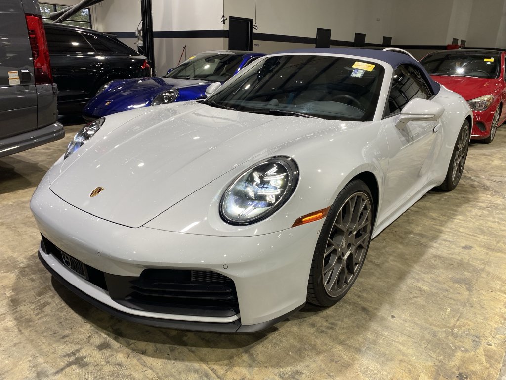 Used 2025 Porsche 911 Carrera RWD image 15